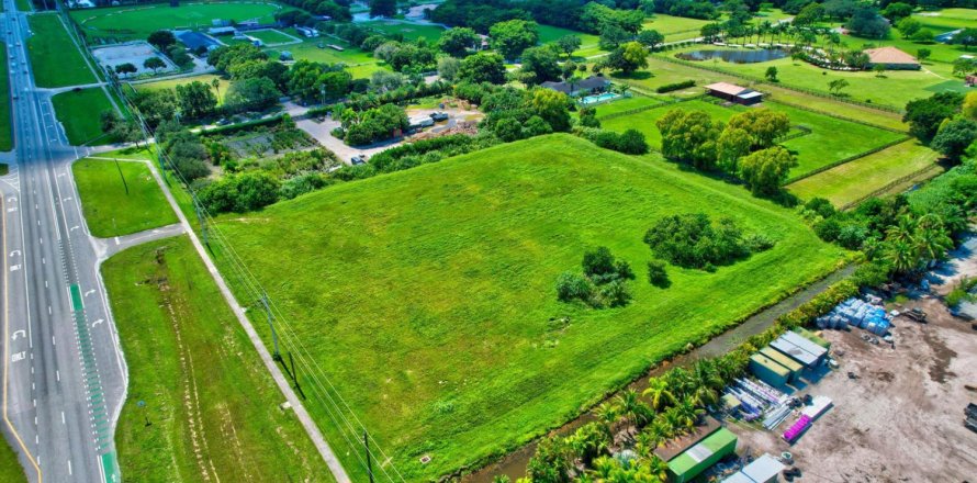 Commercial property in Delray Beach, Florida № 2184095