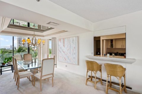 Condo in Aventura, Florida, 2 bedrooms  № 2059736 - photo 5