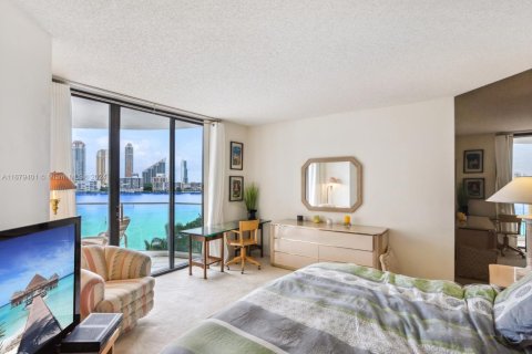 Condo in Aventura, Florida, 2 bedrooms  № 2059736 - photo 19