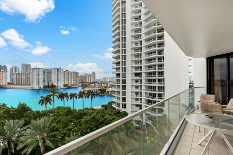 Condo in Aventura, Florida, 2 bedrooms  № 2059736 - photo 23