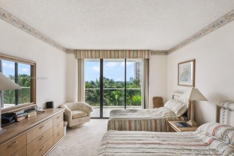 Condo in Aventura, Florida, 2 bedrooms  № 2059736 - photo 13
