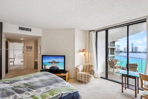 Condo in Aventura, Florida, 2 bedrooms  № 2059736 - photo 18