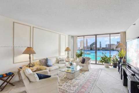 Condo in Aventura, Florida, 2 bedrooms  № 2059736 - photo 2