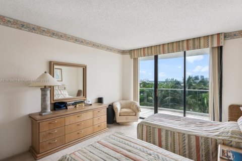 Condo in Aventura, Florida, 2 bedrooms  № 2059736 - photo 15