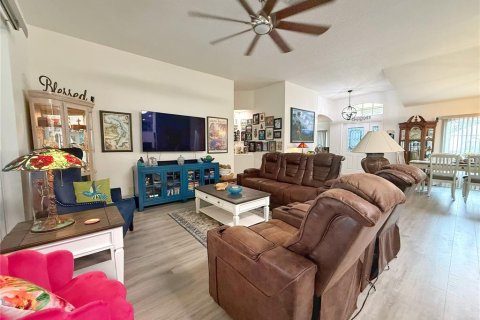 Casa en venta en Tavares, Florida, 3 dormitorios, 189.06 m2 № 2352380 - foto 9