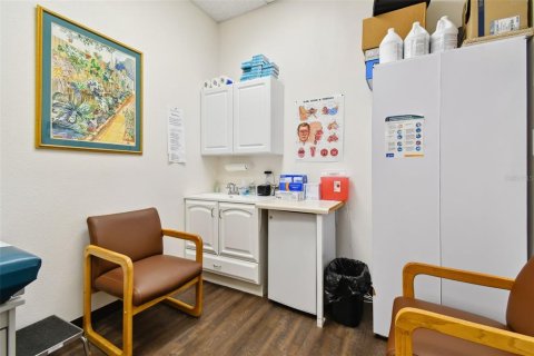Купить коммерческую недвижимость в Сан-Сити-Центр, Флорида 983.28м2, № 1218087 - фото 27