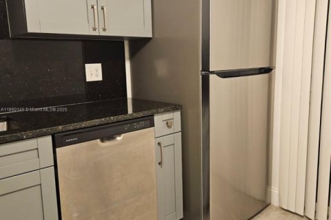 House in Hollywood, Florida 2 bedrooms, 189.99 sq.m. № 1939052 - photo 4