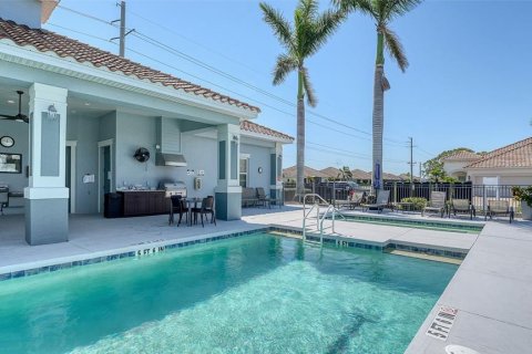 House in Bradenton, Florida 2 bedrooms, 141.68 sq.m. № 1649750 - photo 5