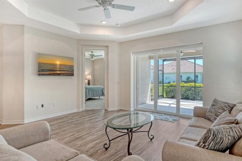 House in Bradenton, Florida 2 bedrooms, 141.68 sq.m. № 1649750 - photo 3