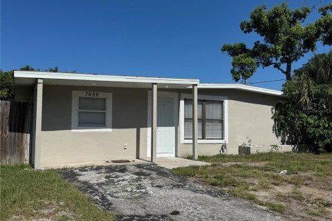 Casa en venta en New Port Richey, Florida, 3 dormitorios, 120.77 m2 № 2221572 - foto 2