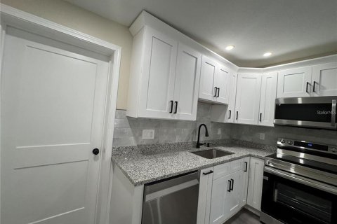 Casa en venta en New Port Richey, Florida, 3 dormitorios, 120.77 m2 № 2221572 - foto 7