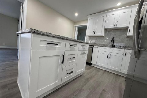 Casa en venta en New Port Richey, Florida, 3 dormitorios, 120.77 m2 № 2221572 - foto 5