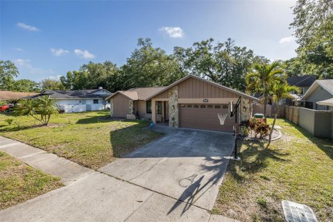 House in Palm Harbor, Florida 3 bedrooms, 168.9 sq.m. № 1618394 - photo 2