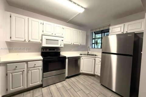 Copropriété à louer à Deerfield Beach, Floride: 2 chambres, 85.1 m2 № 2381843 - photo 2