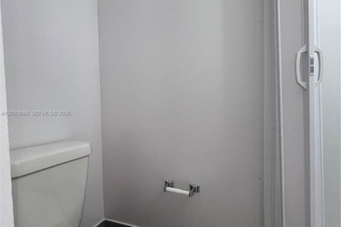 Copropriété à louer à Deerfield Beach, Floride: 2 chambres, 85.1 m2 № 2381843 - photo 9