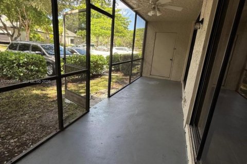 Copropriété à louer à Deerfield Beach, Floride: 2 chambres, 85.1 m2 № 2381843 - photo 15