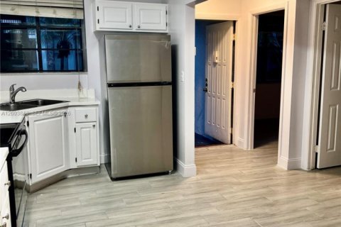 Copropriété à louer à Deerfield Beach, Floride: 2 chambres, 85.1 m2 № 2381843 - photo 4