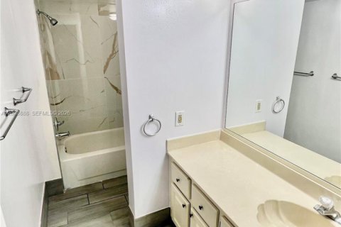 Copropriété à louer à Deerfield Beach, Floride: 2 chambres, 85.1 m2 № 2381843 - photo 11