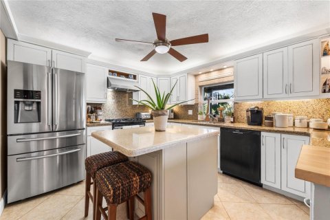 House in Fort Lauderdale, Florida 3 bedrooms, 155.33 sq.m. № 2084003 - photo 9
