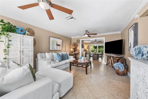 House in Fort Lauderdale, Florida 3 bedrooms, 155.33 sq.m. № 2084003 - photo 2