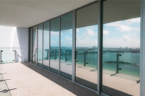 Condo in Miami, Florida, 4 bedrooms № 2301261 - photo 27