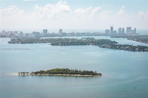 Condo in Miami, Florida, 4 bedrooms № 2301261 - photo 14