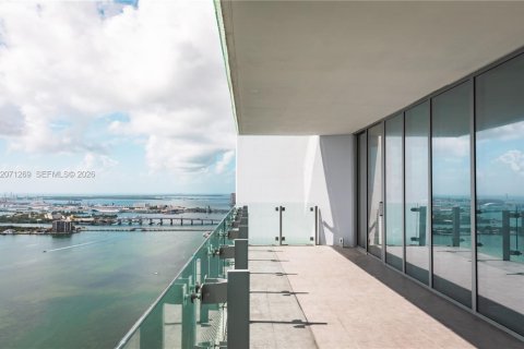 Condo in Miami, Florida, 4 bedrooms  № 2301261