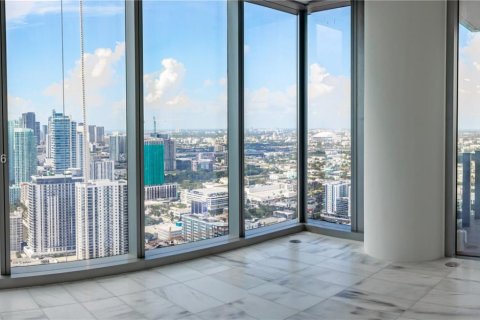 Condo in Miami, Florida, 4 bedrooms № 2301261 - photo 24