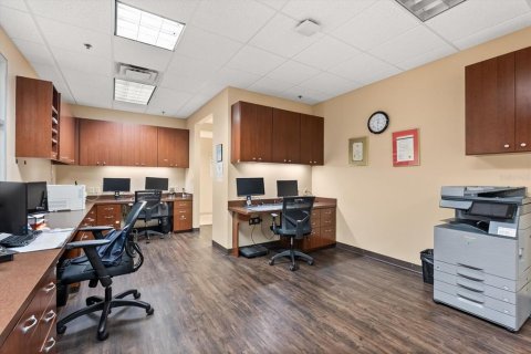 Propiedad comercial en venta en Orlando, Florida, 293.94 m2 № 1893910 - foto 11