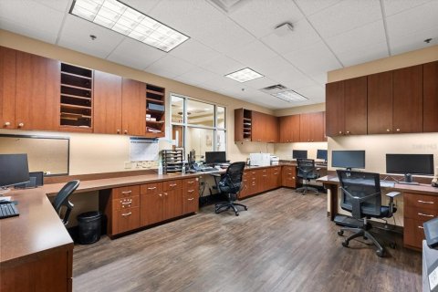 Propiedad comercial en venta en Orlando, Florida, 293.94 m2 № 1893910 - foto 10