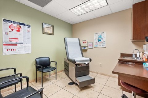 Propiedad comercial en venta en Orlando, Florida, 293.94 m2 № 1893910 - foto 17
