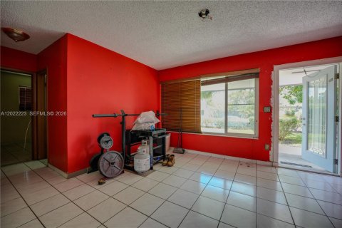 Villa ou maison à vendre à Miami, Floride: 3 chambres, 156.82 m2 № 2087111 - photo 15