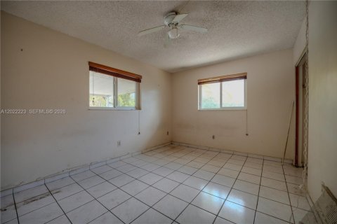 Villa ou maison à vendre à Miami, Floride: 3 chambres, 156.82 m2 № 2087111 - photo 16