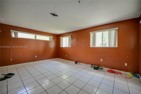 Villa ou maison à vendre à Miami, Floride: 3 chambres, 156.82 m2 № 2087111 - photo 7