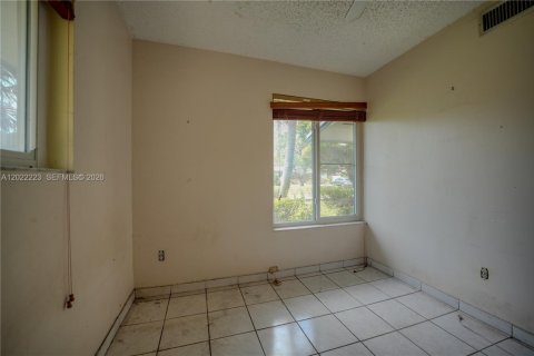 Villa ou maison à vendre à Miami, Floride: 3 chambres, 156.82 m2 № 2087111 - photo 21