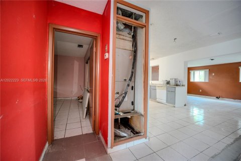 Villa ou maison à vendre à Miami, Floride: 3 chambres, 156.82 m2 № 2087111 - photo 10