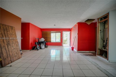 Villa ou maison à vendre à Miami, Floride: 3 chambres, 156.82 m2 № 2087111 - photo 25