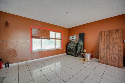 Villa ou maison à vendre à Miami, Floride: 3 chambres, 156.82 m2 № 2087111 - photo 12