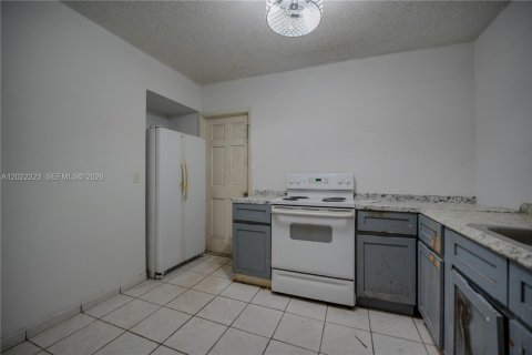 Villa ou maison à vendre à Miami, Floride: 3 chambres, 156.82 m2 № 2087111 - photo 22