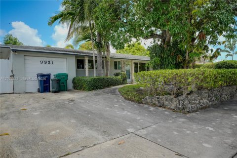 Villa ou maison à vendre à Miami, Floride: 3 chambres, 156.82 m2 № 2087111 - photo 2