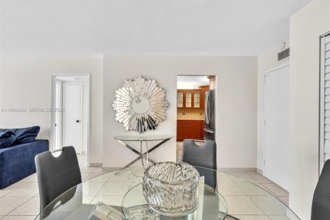 Снять в аренду кондоминиум в Халландейл-Бич, Флорида 2 спальни, 102.19м2, № 2005924 - фото 9