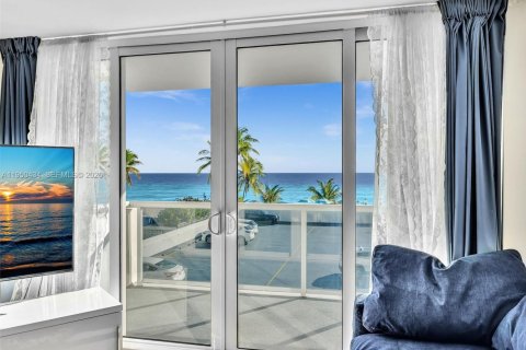 Снять в аренду кондоминиум в Халландейл-Бич, Флорида 2 спальни, 102.19м2, № 2005924 - фото 27