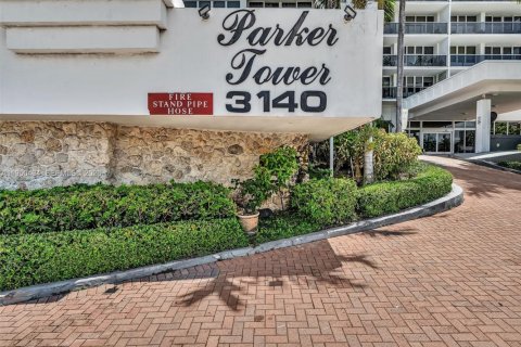 Кондоминиум с 2 спальнями в Халландейл-Бич, Флорида № 2005924