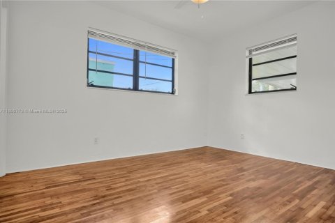 Villa ou maison à louer à Miami, Floride: 3 chambres, 128.95 m2 № 1945652 - photo 9
