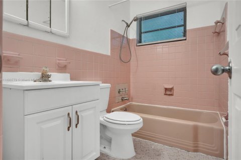 Villa ou maison à louer à Miami, Floride: 3 chambres, 128.95 m2 № 1945652 - photo 15