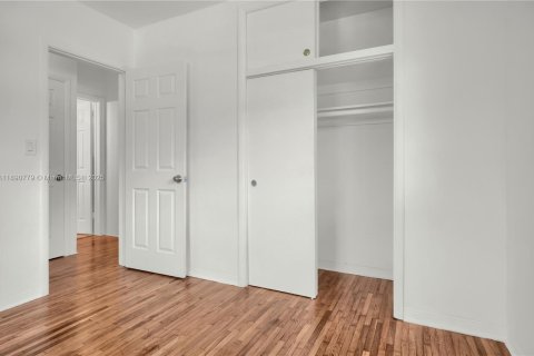 Villa ou maison à louer à Miami, Floride: 3 chambres, 128.95 m2 № 1945652 - photo 14
