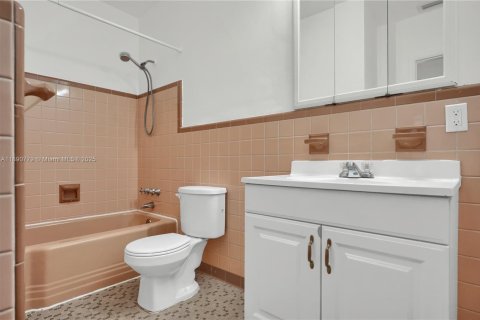 Villa ou maison à louer à Miami, Floride: 3 chambres, 128.95 m2 № 1945652 - photo 11