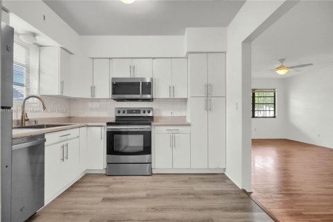 Villa ou maison à louer à Miami, Floride: 3 chambres, 128.95 m2 № 1945652 - photo 7