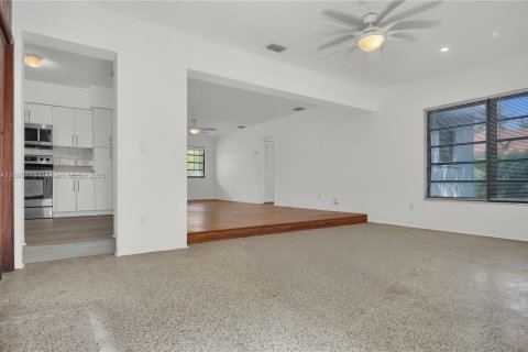 Villa ou maison à louer à Miami, Floride: 3 chambres, 128.95 m2 № 1945652 - photo 8