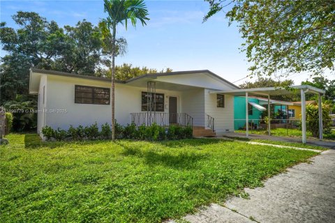 Villa ou maison à louer à Miami, Floride: 3 chambres, 128.95 m2 № 1945652 - photo 16